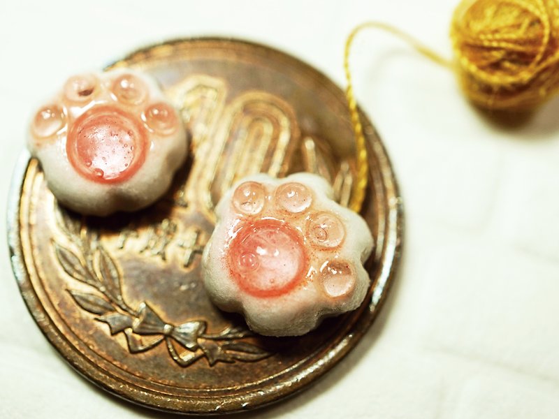 Small jelly mini marshmallows cat meat ball ((medical hypoallergenic ear acupuncture)) - Earrings & Clip-ons - Other Materials Pink