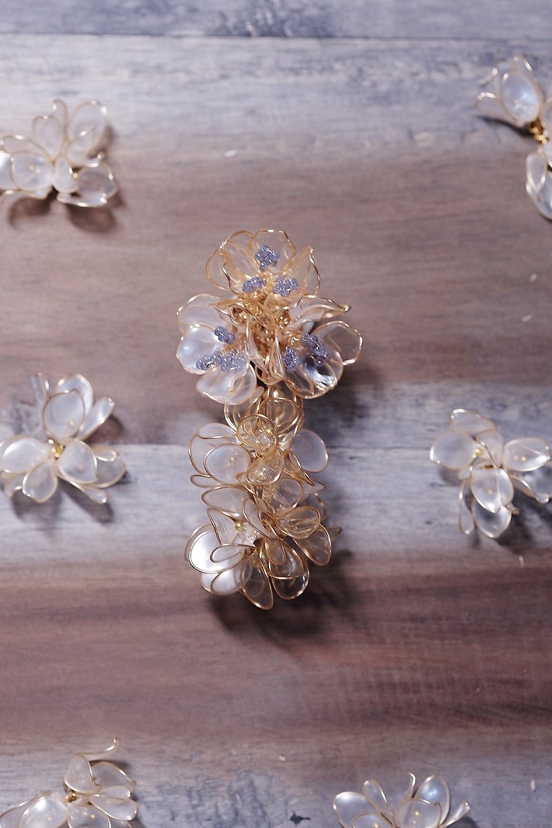 Flamenco Platinum Handmade Jewelry Earrings Single - ต่างหู - เรซิน ขาว