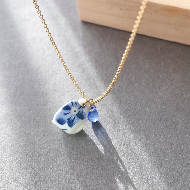 Cute Fairy Tale・Blue Flower Cup・Glass Water Drop・Gold-plated Necklace - สร้อยคอ - เครื่องลายคราม สีน้ำเงิน