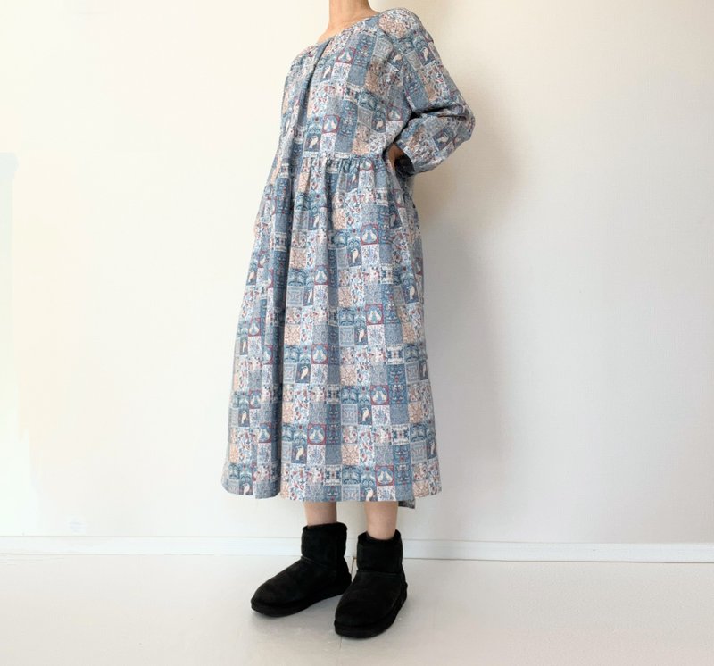 Cat and rabbit　long sleeve dress　Animals and plants Owl Fox cotton Art Nouveau - One Piece Dresses - Cotton & Hemp Blue