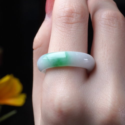 瓔珞珠寶盒 E.L.Jewelry Box 飄陽綠翡翠戒指戒圈 | 國際13圍 | 天然緬甸玉翡翠A貨 | 送禮