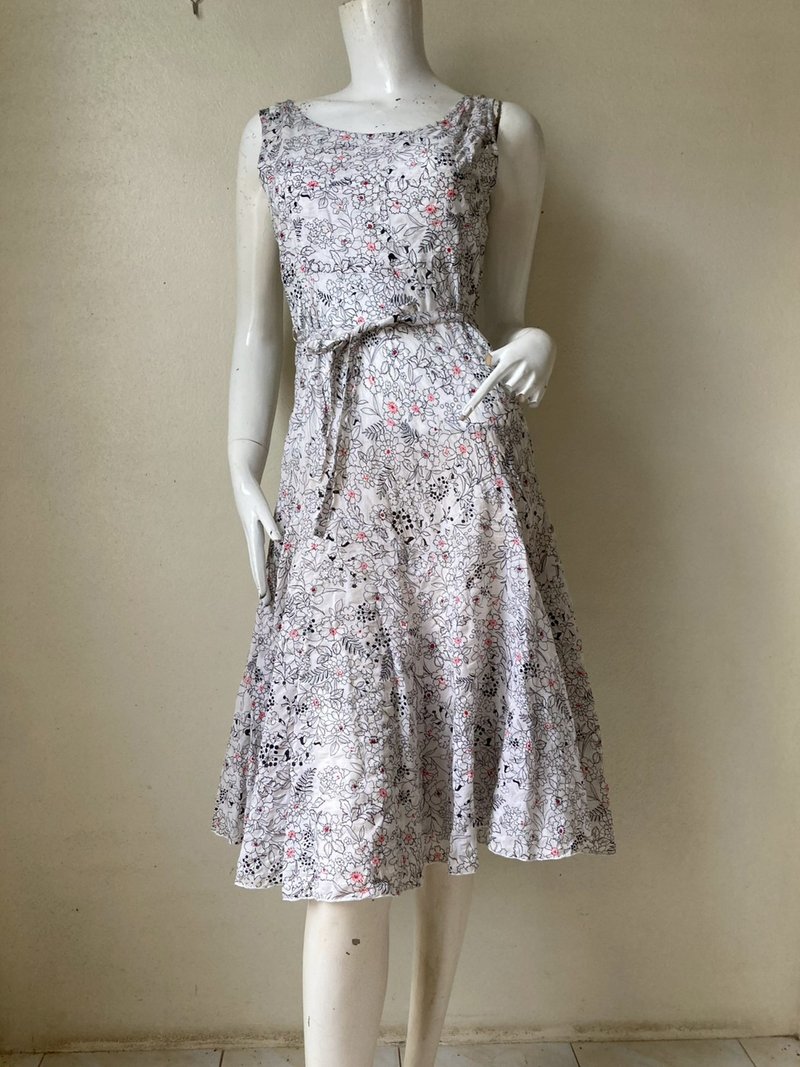Vintage Tank Cotton Dress , White floral print dress Size M - 洋裝/連身裙 - 棉．麻 