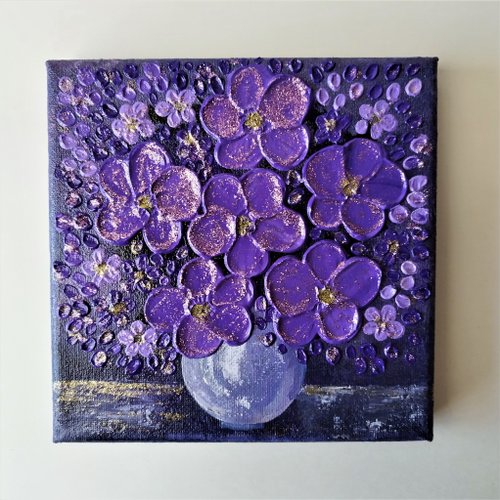 花瓶に生けた紫色の花の油彩画 花瓶に生けた紫色の花の油彩画