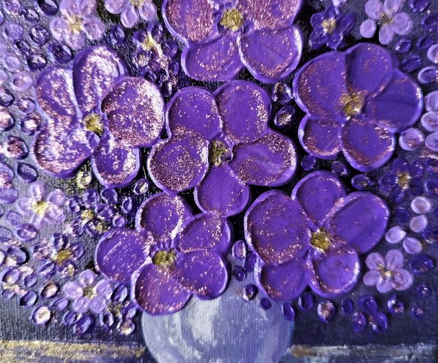 質感のあるアクリル画 - 花瓶にユニークな紫の花を作りましょう