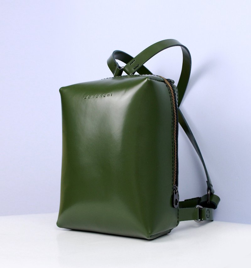 TaneLa Leather Back pack in deep green color - กระเป๋าเป้สะพายหลัง - หนังแท้ สีเขียว