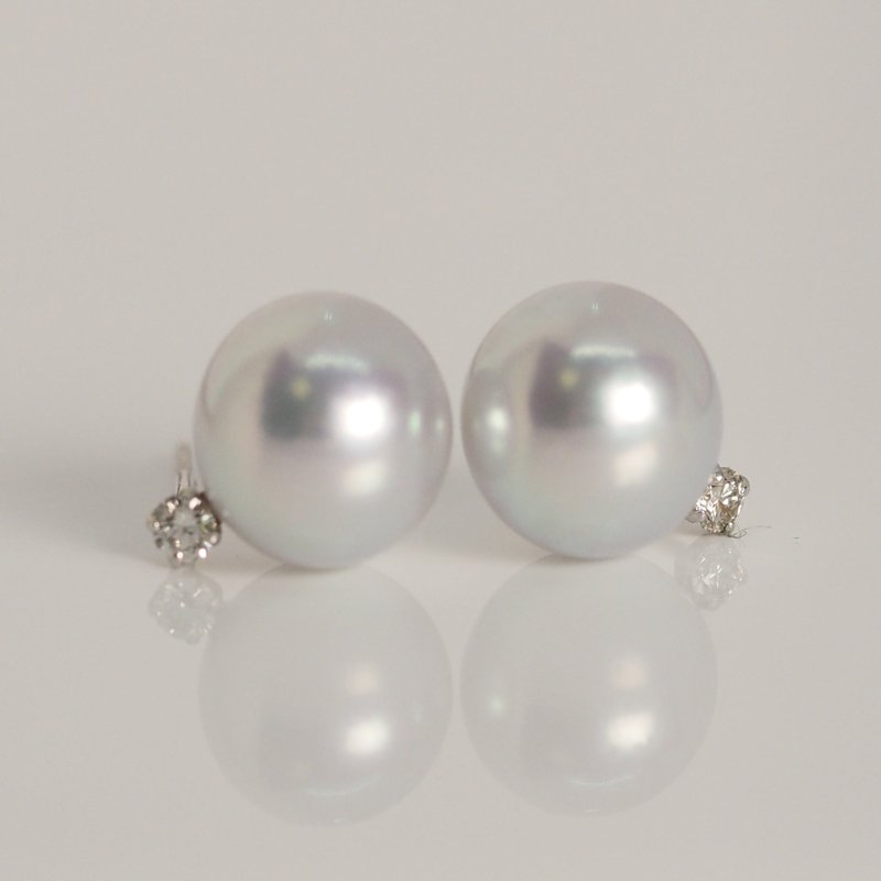 18K金Madama Akoya珍珠耳環18K Gold Madama Akoya Pearl Earring - 耳環/耳夾/耳骨夾 - 貴金屬 