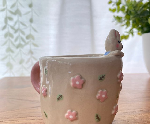 Cute cloud-shaped handmade ceramic mug. - Shop cher's pottery Cups - Pinkoi