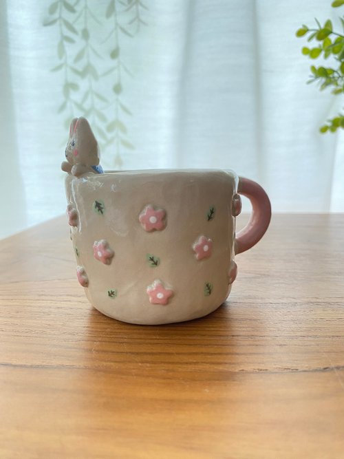 Handmade ceramic mug with witch cat design and a super cute magic broom -  Shop cher's pottery Mugs - Pinkoi