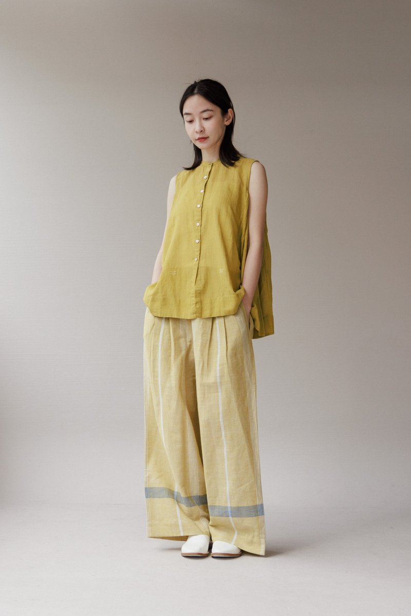 Jamdan mustard yellow handwoven sleeveless top - เสื้อกั๊กผู้หญิง - ผ้าฝ้าย/ผ้าลินิน สีเหลือง