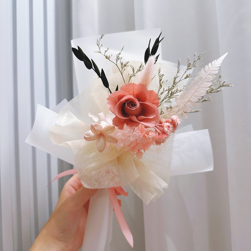 永生韓式花束-莫蘭迪粉。情人節花束。生日花束(贈提袋) - 乾燥花/永生花 - 植物．花 