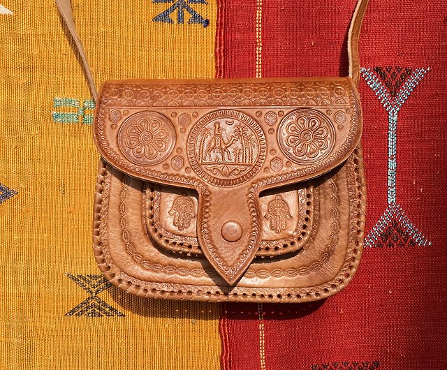 【４点】モロッコ製キャメルレザー型押しバッグ