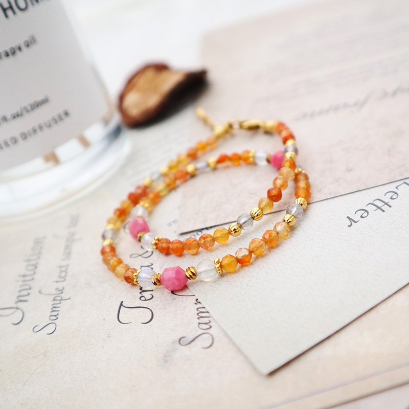 Stone - Orange Onyx-Moonstone│Brass Double Circle Buckle Bracelet - สร้อยข้อมือ - คริสตัล สีส้ม