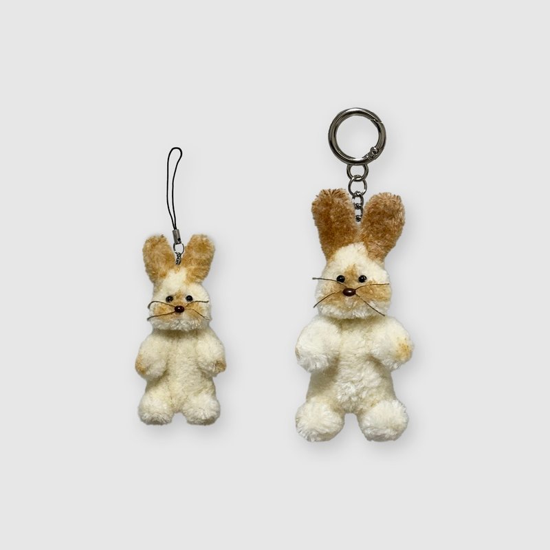 Cream rabbit keyring - 鑰匙圈/鑰匙包 - 壓克力 灰色