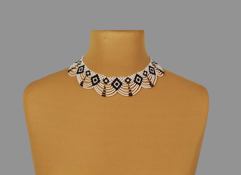 White and black bead collar necklace for woman - Necklaces - Glass White