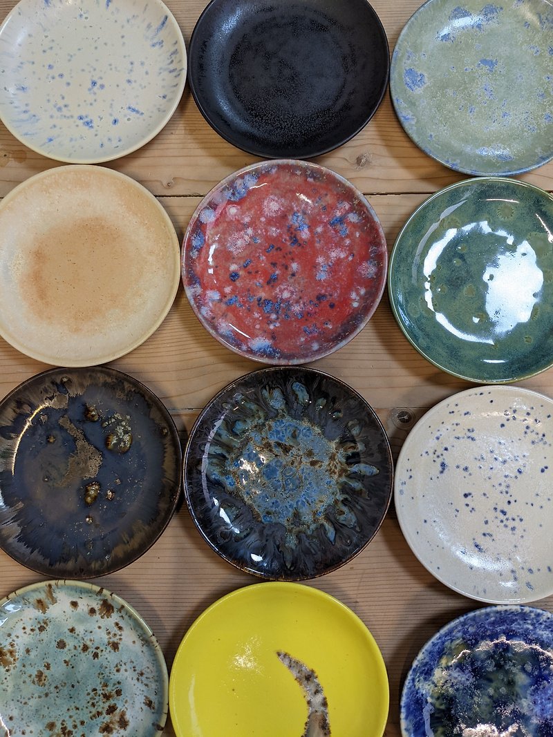 [Yingge Origin Open Day] Enjoy pottery time-come to glaze (site tour + glaze application technique experience) - Pottery & Glasswork - Pottery 