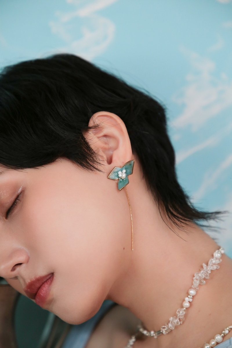 Bluebird earrings/ear needles/ Clip-On - ต่างหู - โลหะ สีน้ำเงิน