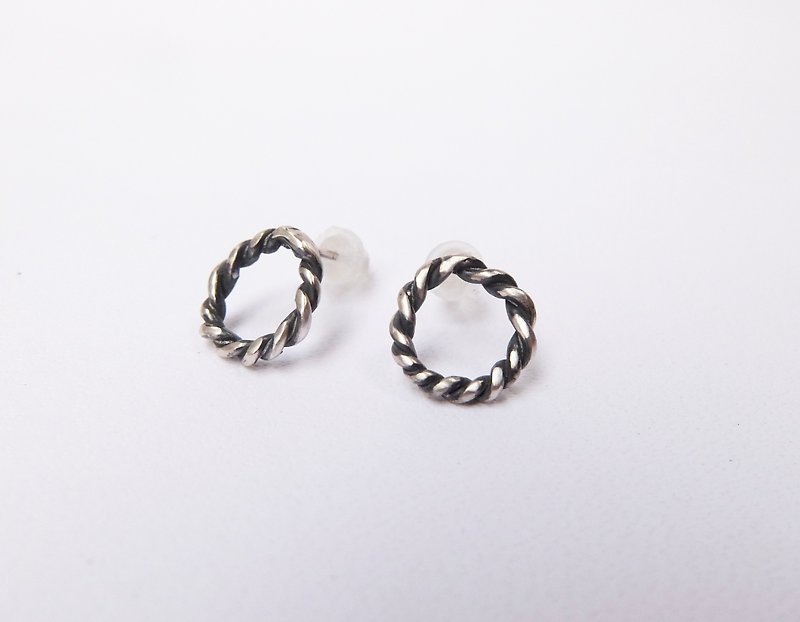 Black and Silver two-tone braided sterling silver earrings - ต่างหู - โลหะ สีเงิน