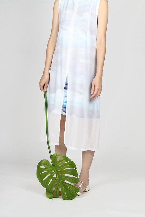 BREEZI ISLAND  都會機能服飾 開叉透紗雙層長版洋裝 – 雲彩