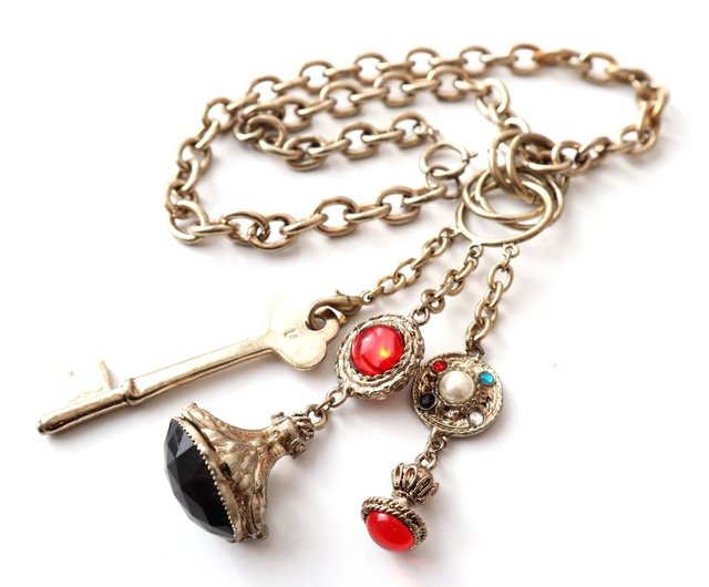 80s vintage black red pearl key charm necklace - Shop panic-art 