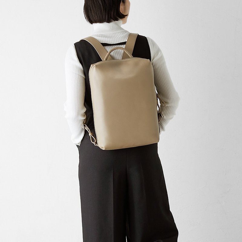 Fuwari Backpack - Beige - กระเป๋าเป้สะพายหลัง - หนังแท้ สีกากี