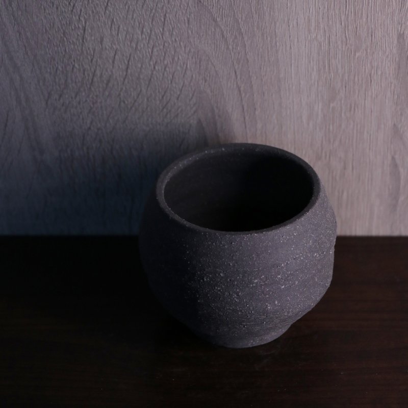 歪仔黑御影盆器 - 植栽/盆栽 - 陶 黑色