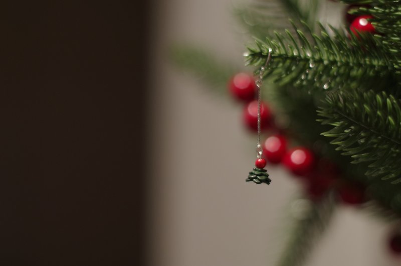 手工皮具聖誕耳環 植鞣牛皮 聖誕節禮物 925銀 - 耳環/耳夾 - 真皮 綠色