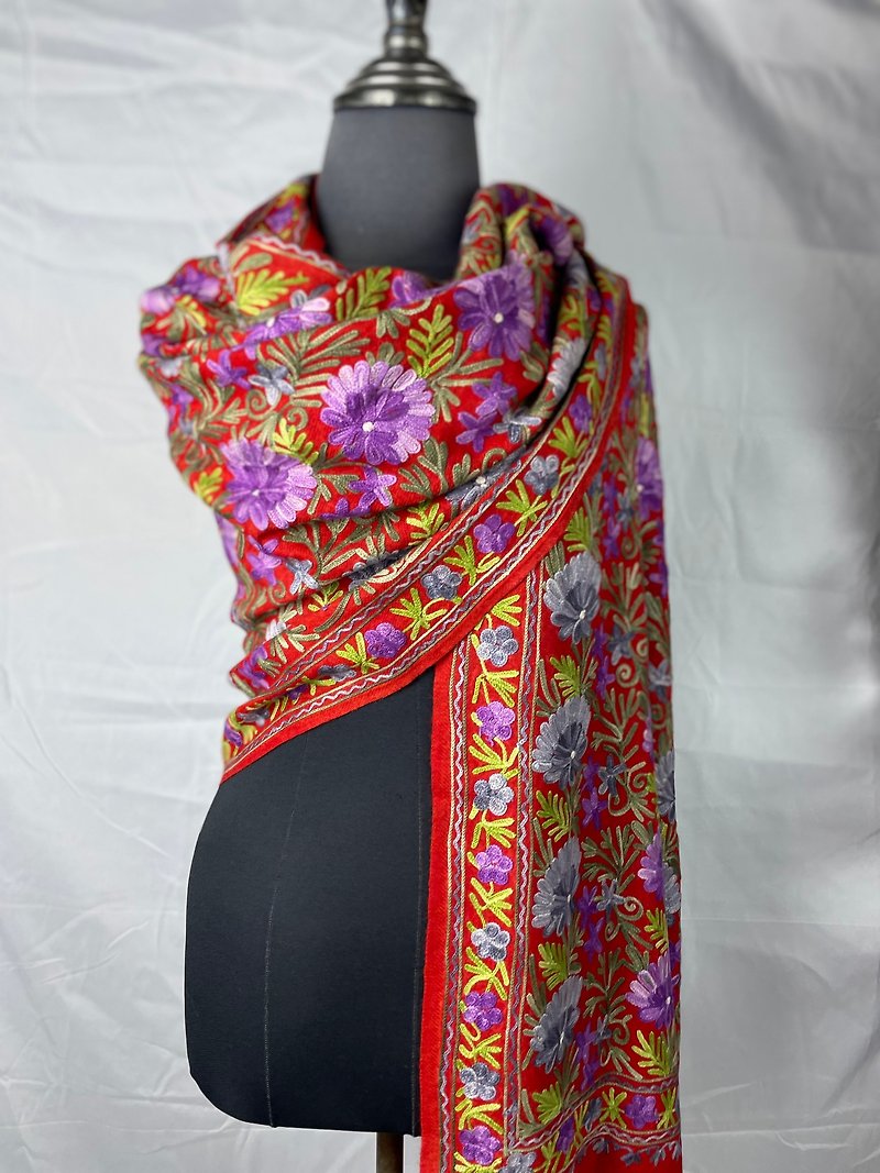 [Mother's Day Gift] Cashmere handmade full-page embroidered wool shawl - Auspicious Red - Knit Scarves & Wraps - Wool Red