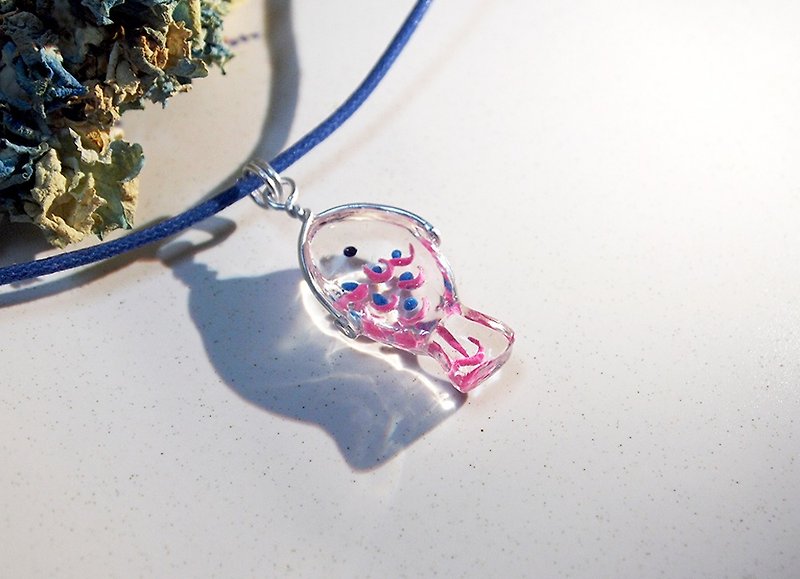 Fish swim _ transparent resin _ necklace _ lovely route _ fish swimming in the chest _ blue - Necklaces - Resin Blue