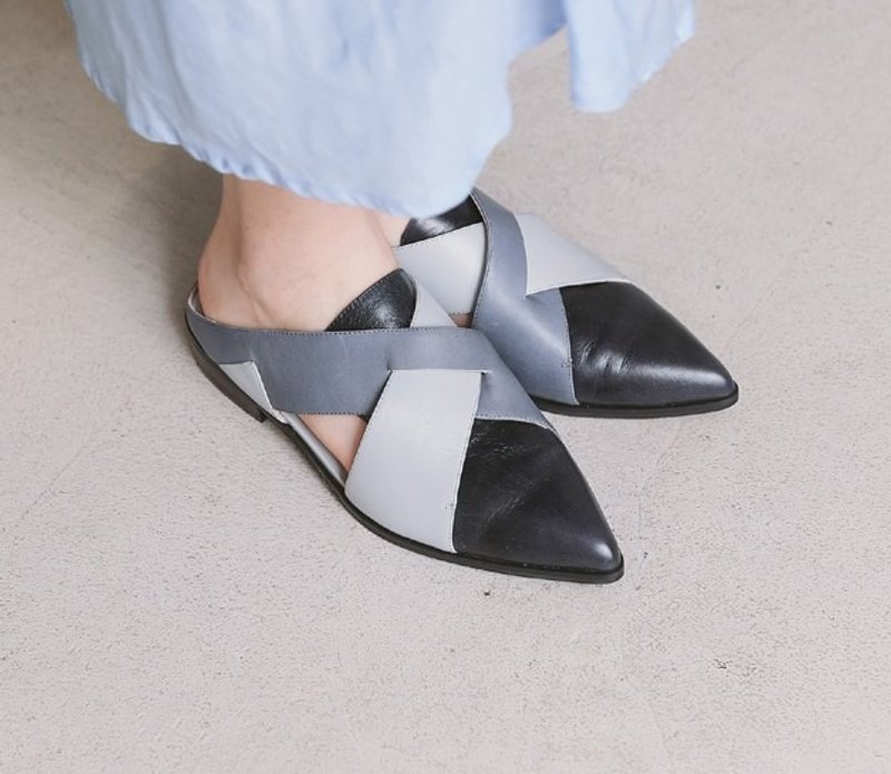 Leaf-shaped cross-slipper-style leather pointed shoes gray blue black - รองเท้ารัดส้น - หนังแท้ สีน้ำเงิน