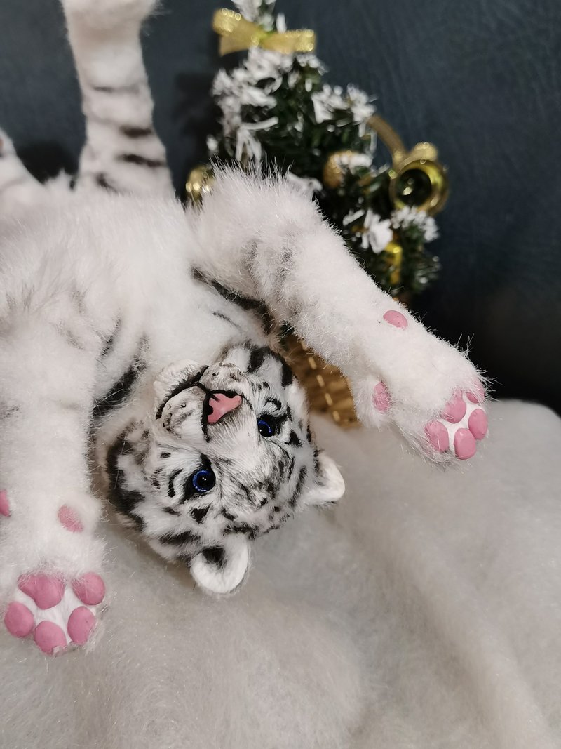 Made to order tiger artdoll realistic animal poseable - 玩偶/公仔 - 環保材質 白色