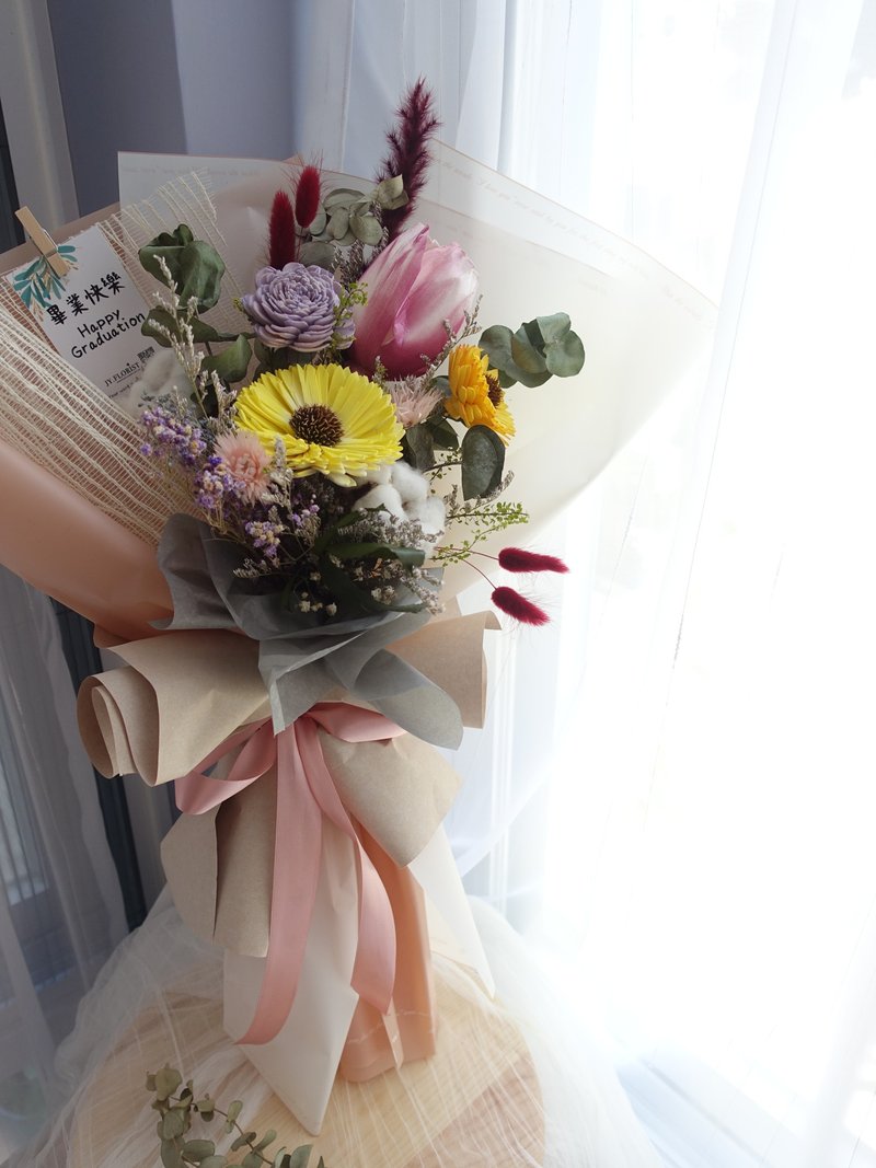 Korean style bouquet dry eternal bouquet Valentine's Day graduation bouquet thank you texture bouquet - Dried Flowers & Bouquets - Plants & Flowers Multicolor