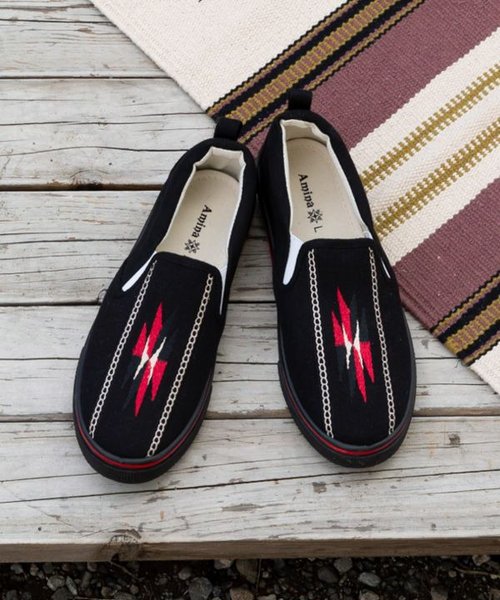 Ametsuchi Navajo Pattern Embroidered Slip on