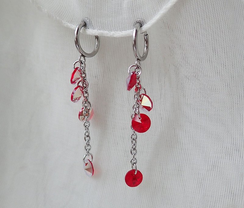 Dots, earrings with SWAROVSKI ELEMENTS - ต่างหู - แก้ว สีแดง