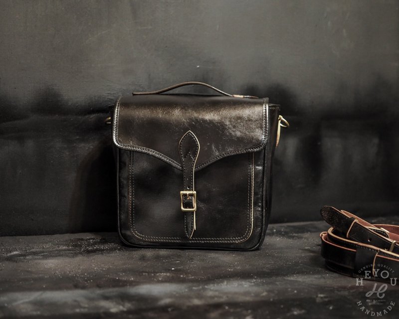 Leather Haversack vegetable tanned leather cross-shoulder small square bag - กระเป๋าแมสเซนเจอร์ - หนังแท้ หลากหลายสี