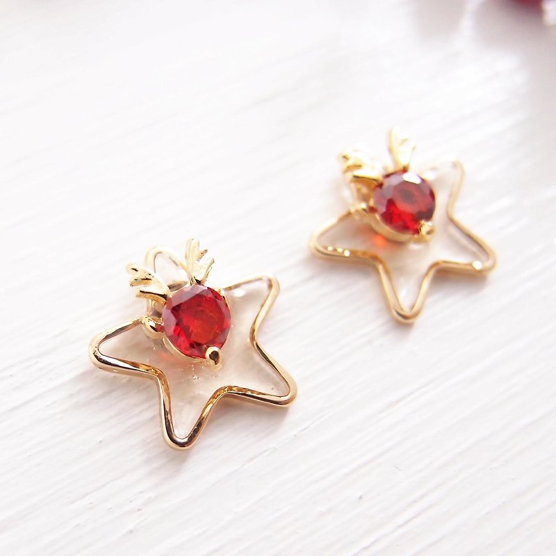 Christmas x Elk - Painless U-shaped Clip-On Stainless Steel Ear Needle Silicone Ear Needle - ต่างหู - โลหะ สีแดง
