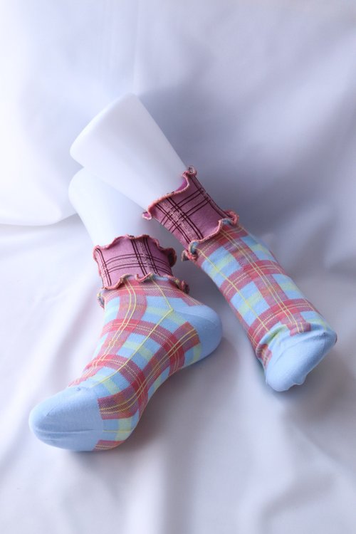 新作！靴下　ピンク水色豚さんソックス　プレゼントやお揃いでも！ ピンク×ブルー チェック カラフルメロウソックス 派手靴下 個性