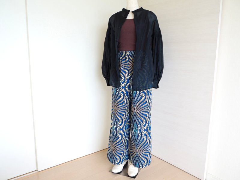 【日本製　ハンドメイド】輸入生地 アフリカ布xポケット付きワイドパンツ　1点物　ウエストゴム　アフリカン　個性的　エスニック　柄ワイドパンツ - パンツ レディース - コットン・麻 ブルー