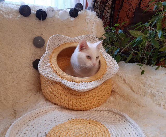 Crochet cat clearance cave