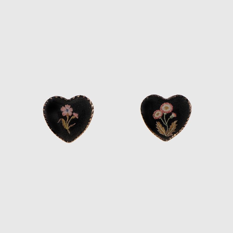 Handmade Earrings | Black Blossom Symphony Heart Flower Movement - ต่างหู - เรซิน สีดำ
