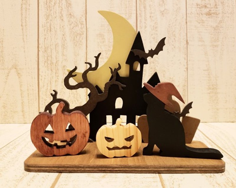 Jack-o-lantern and black cat Halloween ornament - Items for Display - Wood Brown