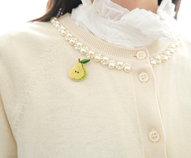 洋梨のピンバッジ グリーン ビーズ刺繍ブローチ - ショップ