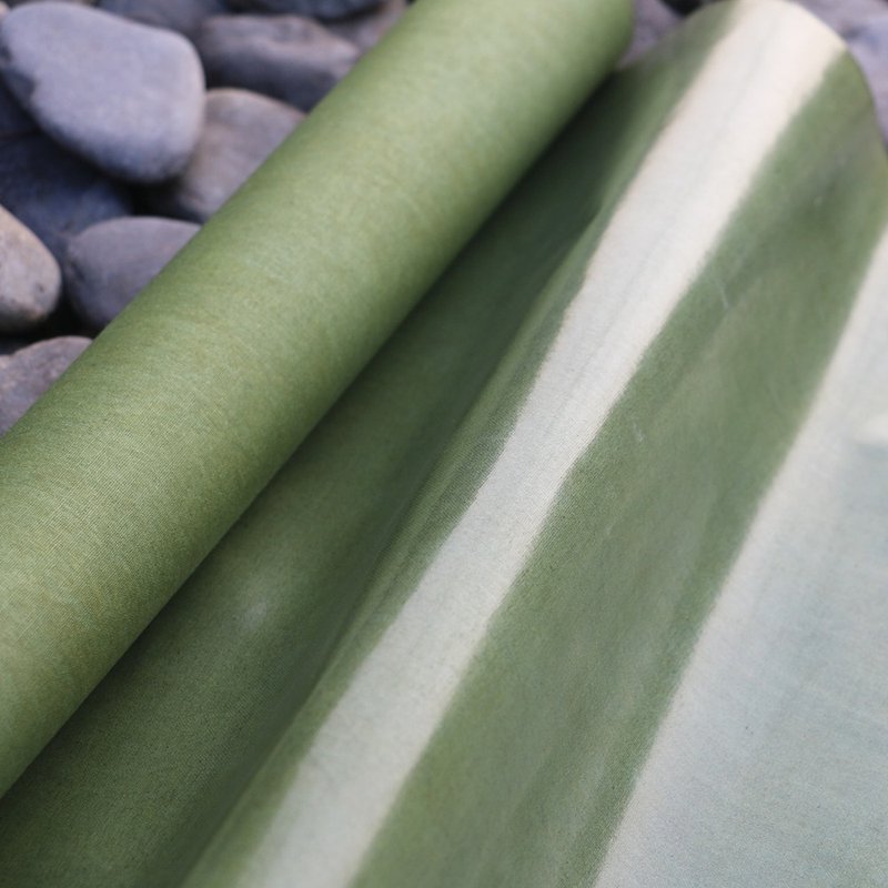 倚山人|侗布亮布蛋清布手工純棉草木植染綠色包DIY仿皮面料寬40cm - 編織/刺繡/羊毛氈/縫紉 - 棉．麻 