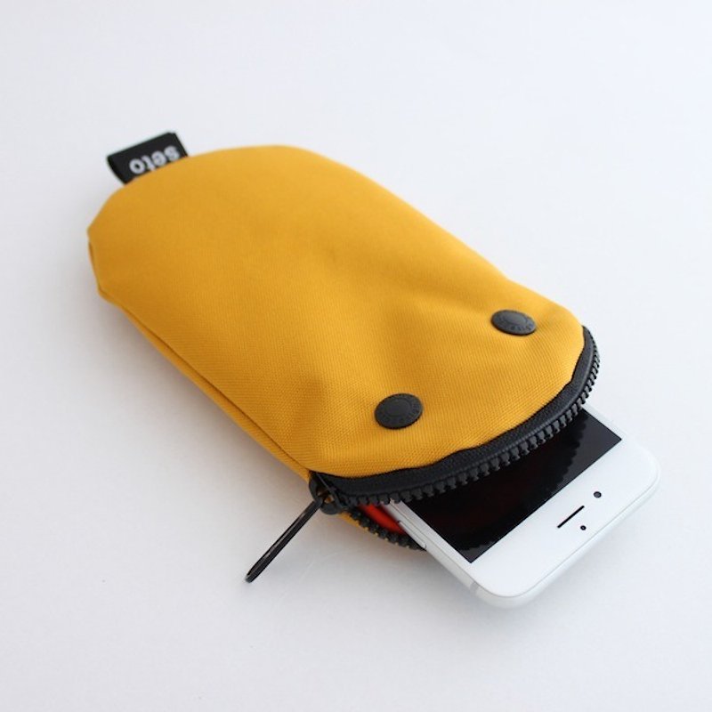 The creature iPhone case　Oval　yellow - スマホケース - ポリエステル イエロー