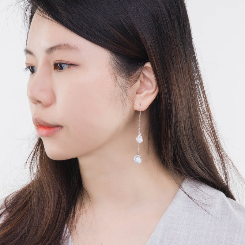 Fortuna bianca-white little lucky series-double bead dangle ear line - ต่างหู - เครื่องเพชรพลอย 