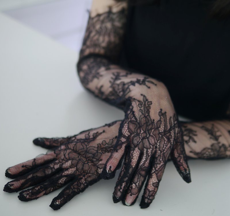 M&H Advanced French Lace Handmade Long Gloves - ถุงมือ - วัสดุอื่นๆ สีดำ