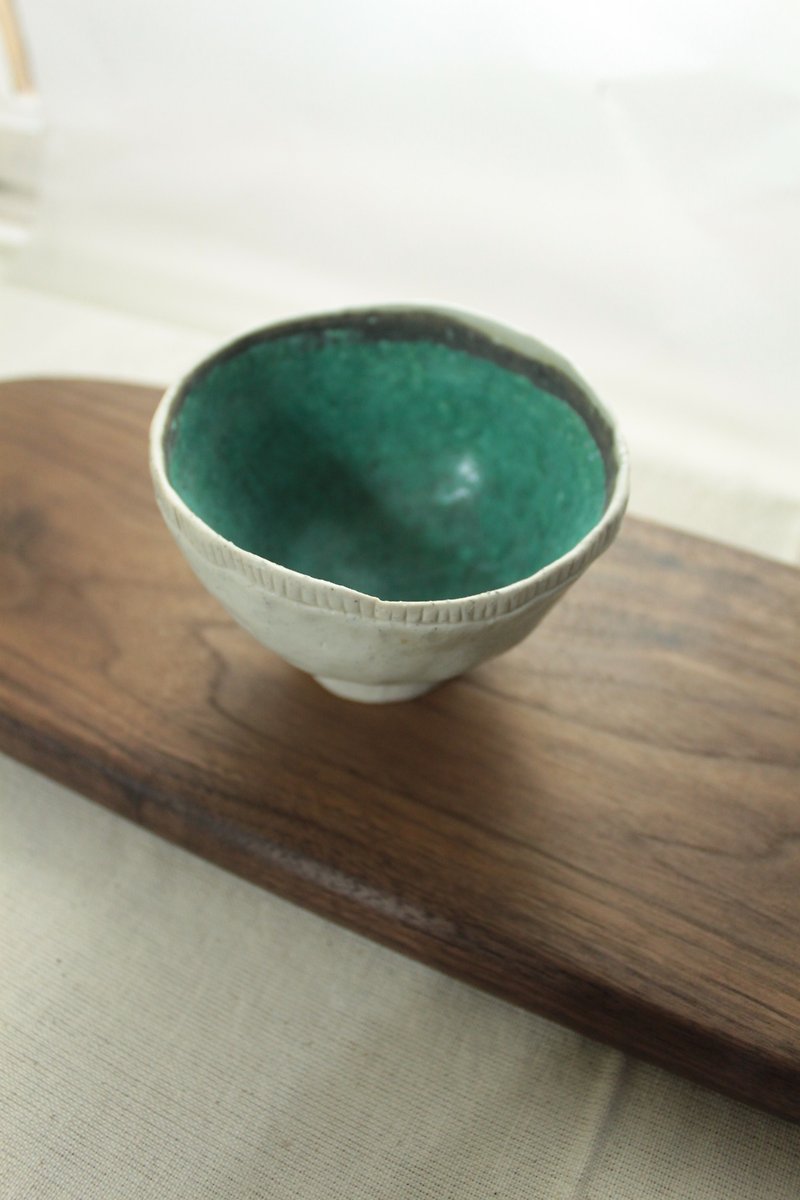 ㄧ bowl universe ~ pure hand-picked pottery bowl - เซรามิก - ดินเผา สีเขียว
