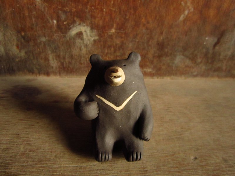 Taiwan black bear hand hook (right hand) - Items for Display - Pottery 