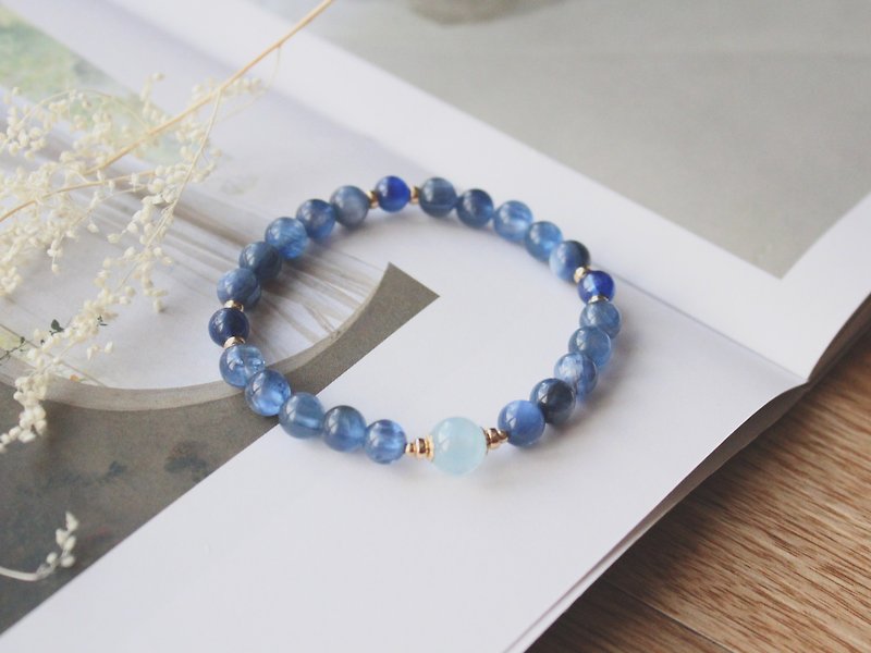 Journal Sapphire / Natural kyanite, Aquamarine, 14KGF elastic bracelet - สร้อยข้อมือ - เครื่องเพชรพลอย 