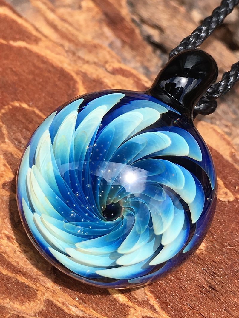 boroccus  The solid geometry spiral design  Thermal glass  Pendant. - Necklaces - Glass Blue