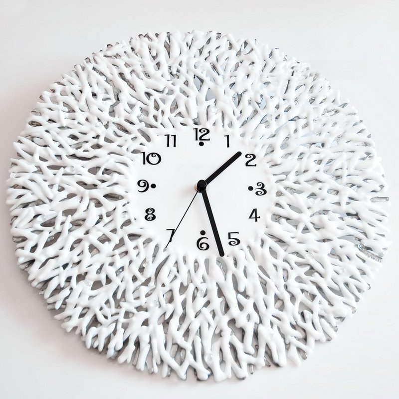 Unique wall fused glass clock with coral - Ocean beach decor for home - 時鐘/鬧鐘 - 玻璃 白色